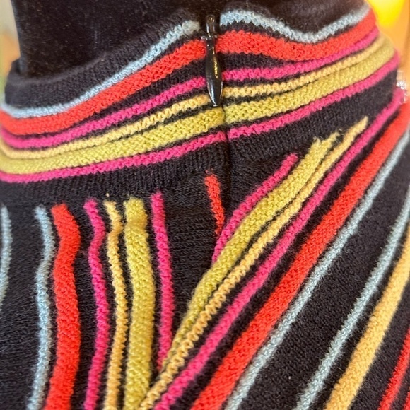 St John Sport Santana Knit Sweater M Mock Neck Sleeveless Y2K Multicolor Crop - Picture 4 of 12